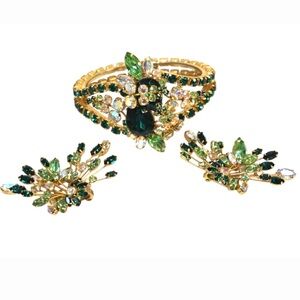 Stunning Vintage Green and Gold Bracelet and Earring Jewelry Set